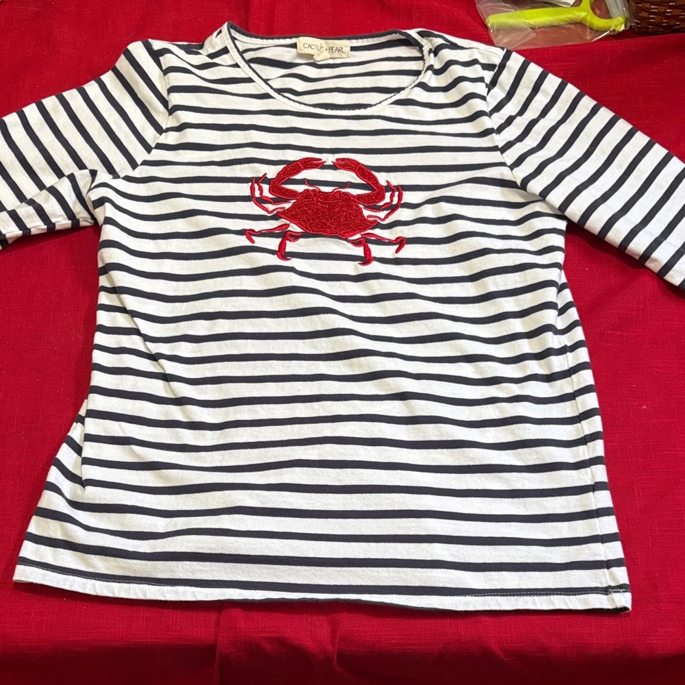 CACTUS AND PEARL CRAB PRINT T SHIRT